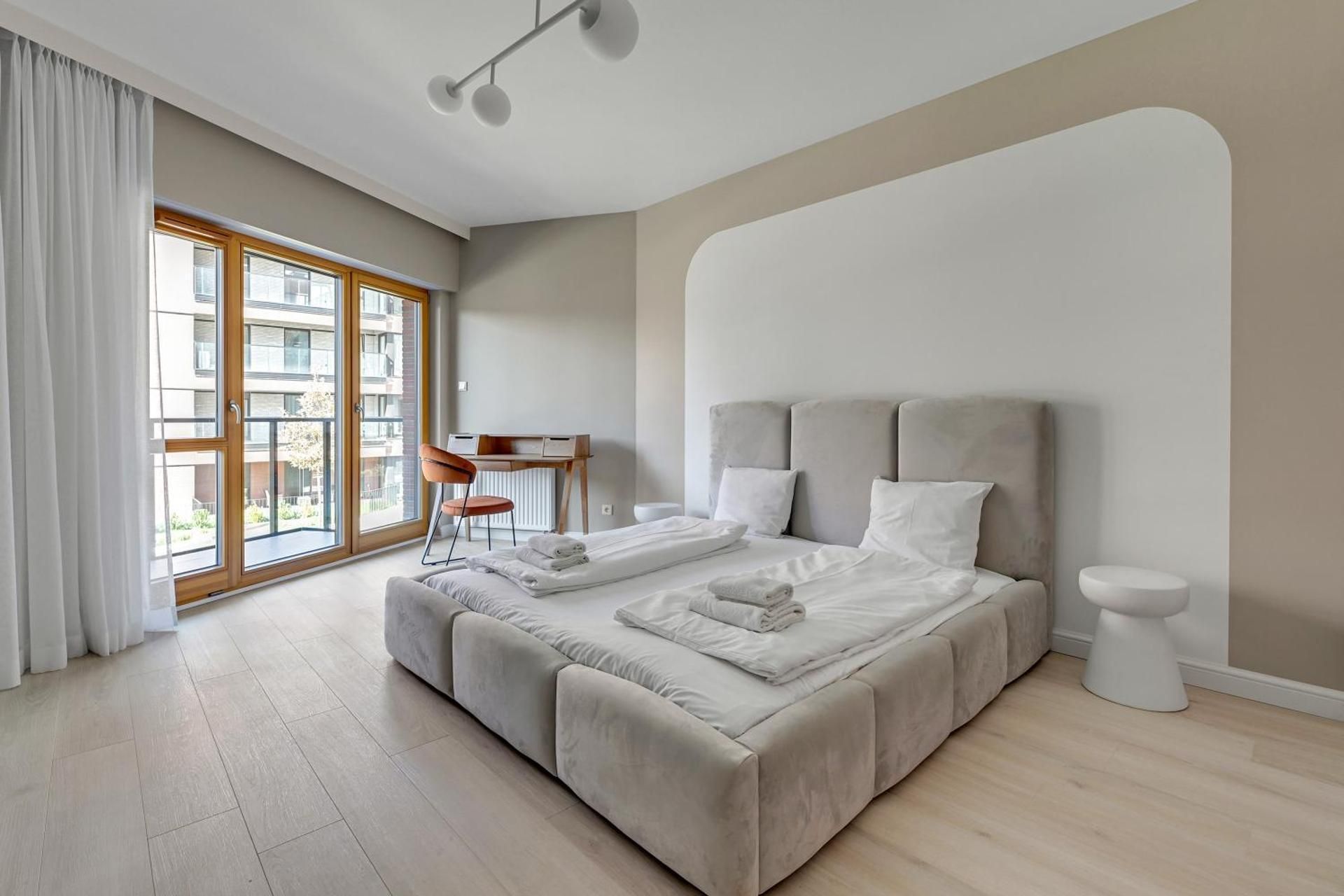 Three-Bedroom Apartment with Balcony