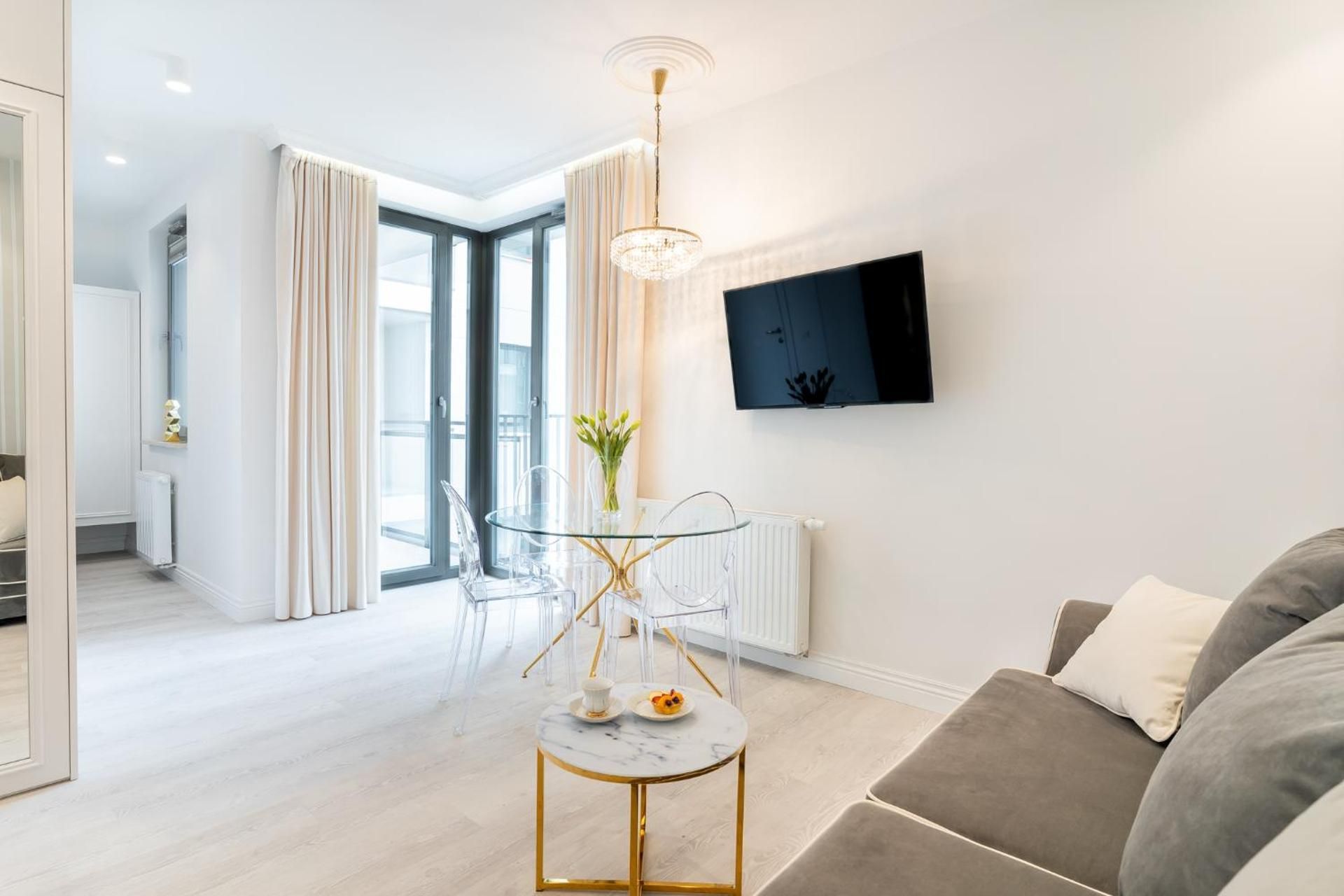Studio Apartment with Balcony