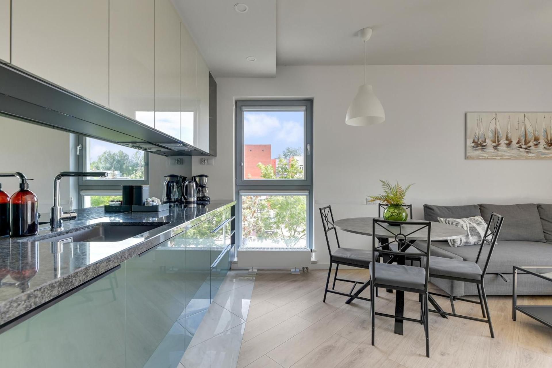 Two-Bedroom Deluxe Apartment with Balcony