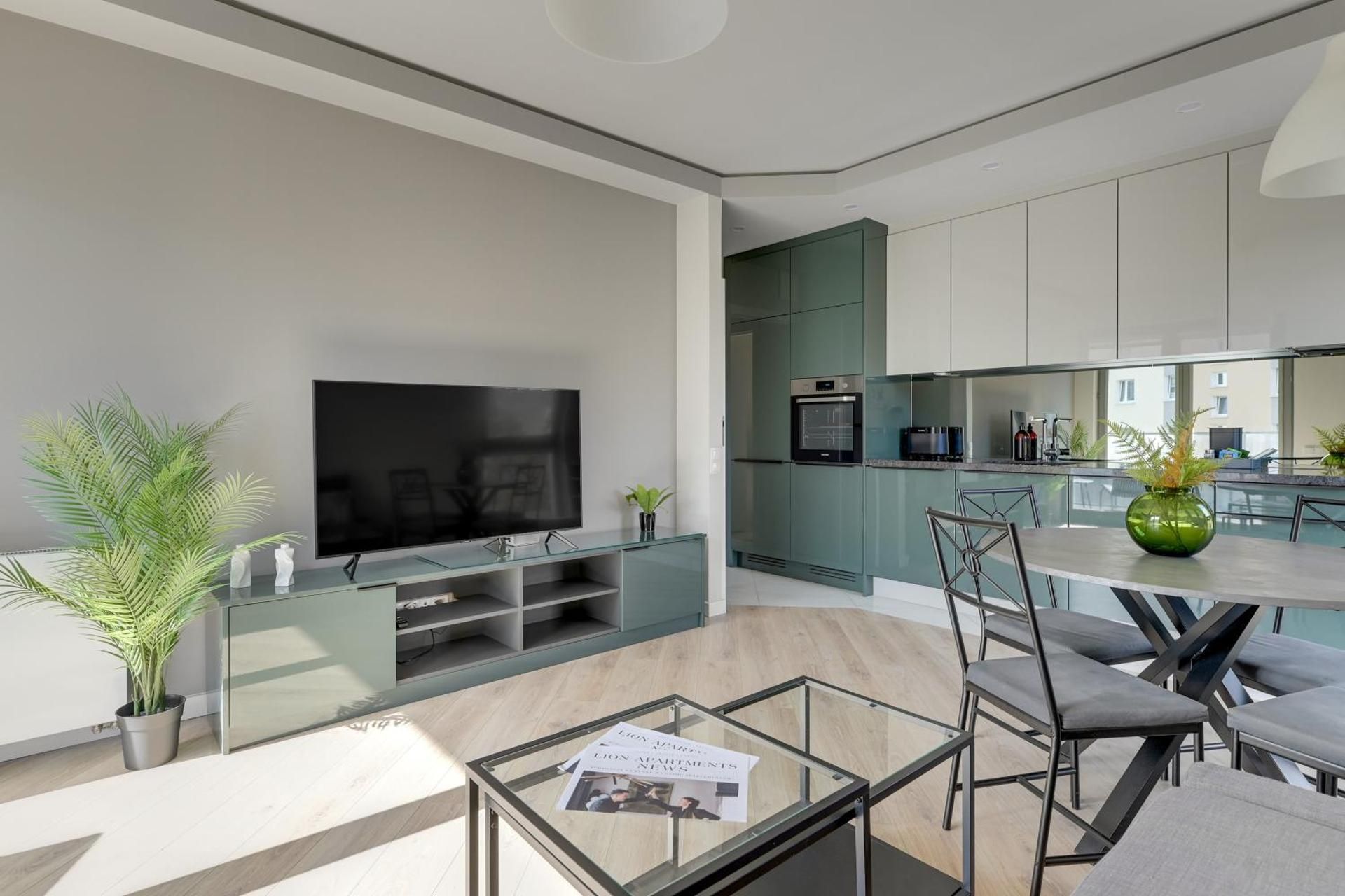 Two-Bedroom Deluxe Apartment with Balcony