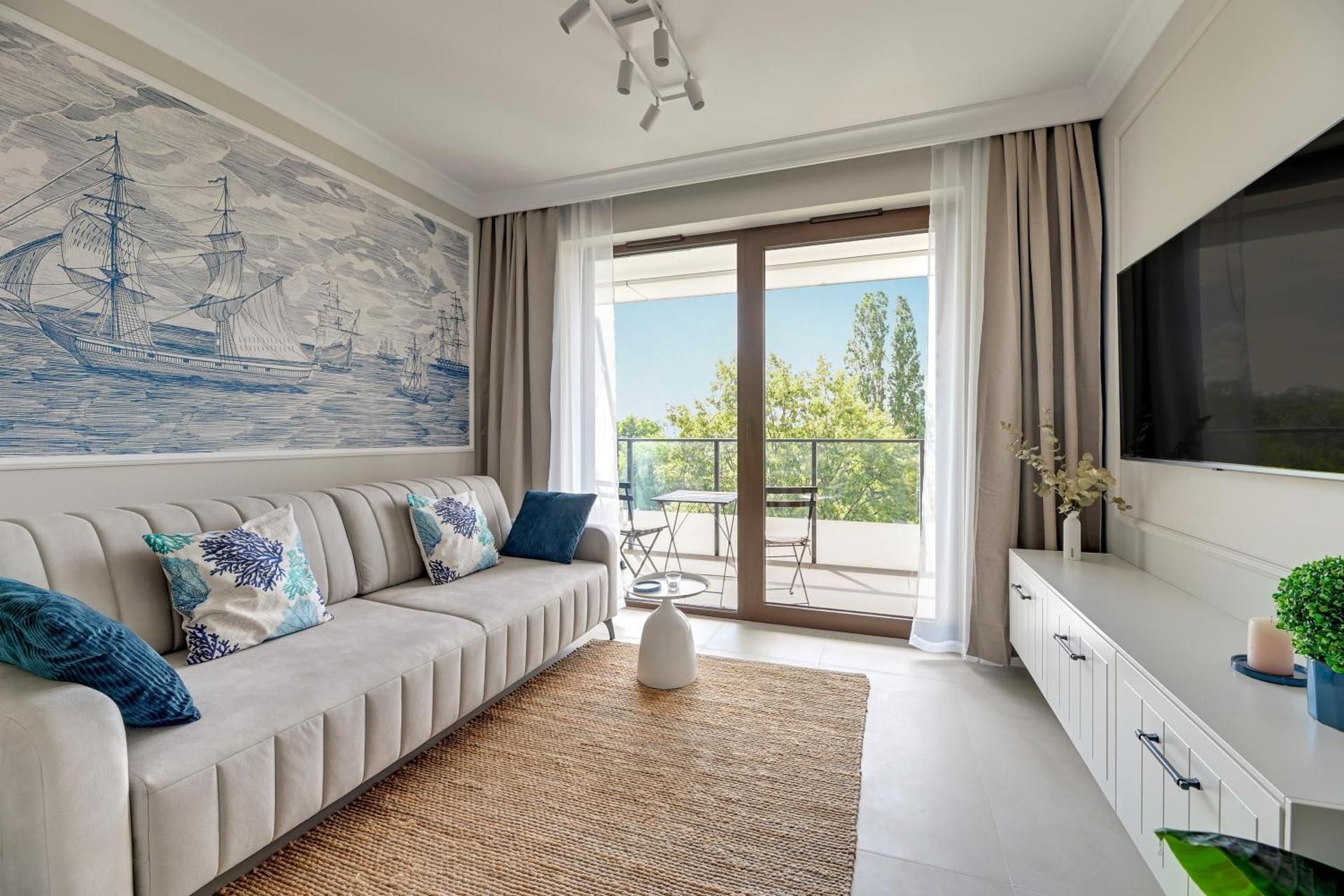 One-Bedroom Apartment with Balcony