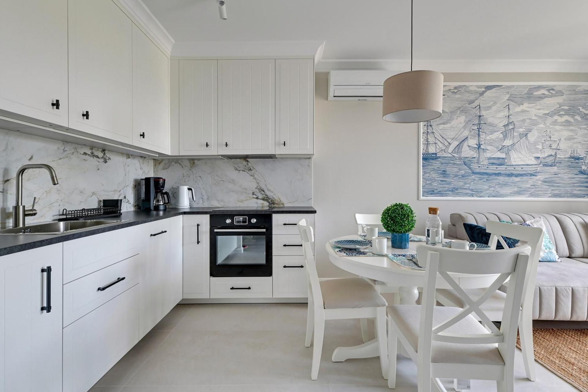 One-Bedroom Apartment with Balcony