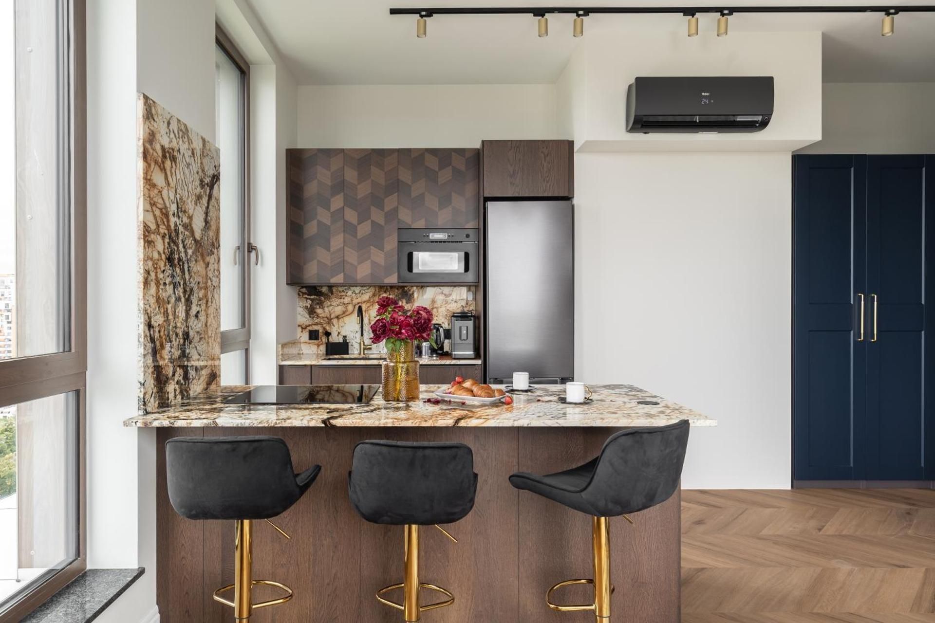 Deluxe One-Bedroom Apartment with City View