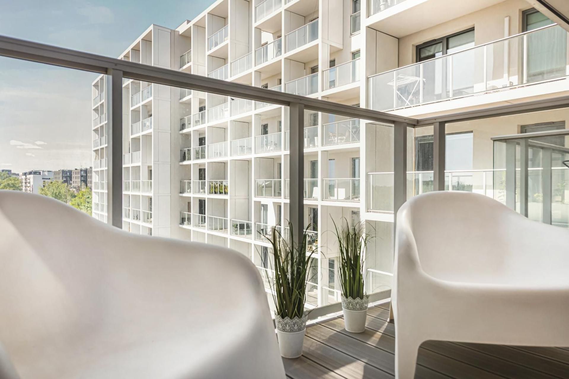 Deluxe One-Bedroom Apartment