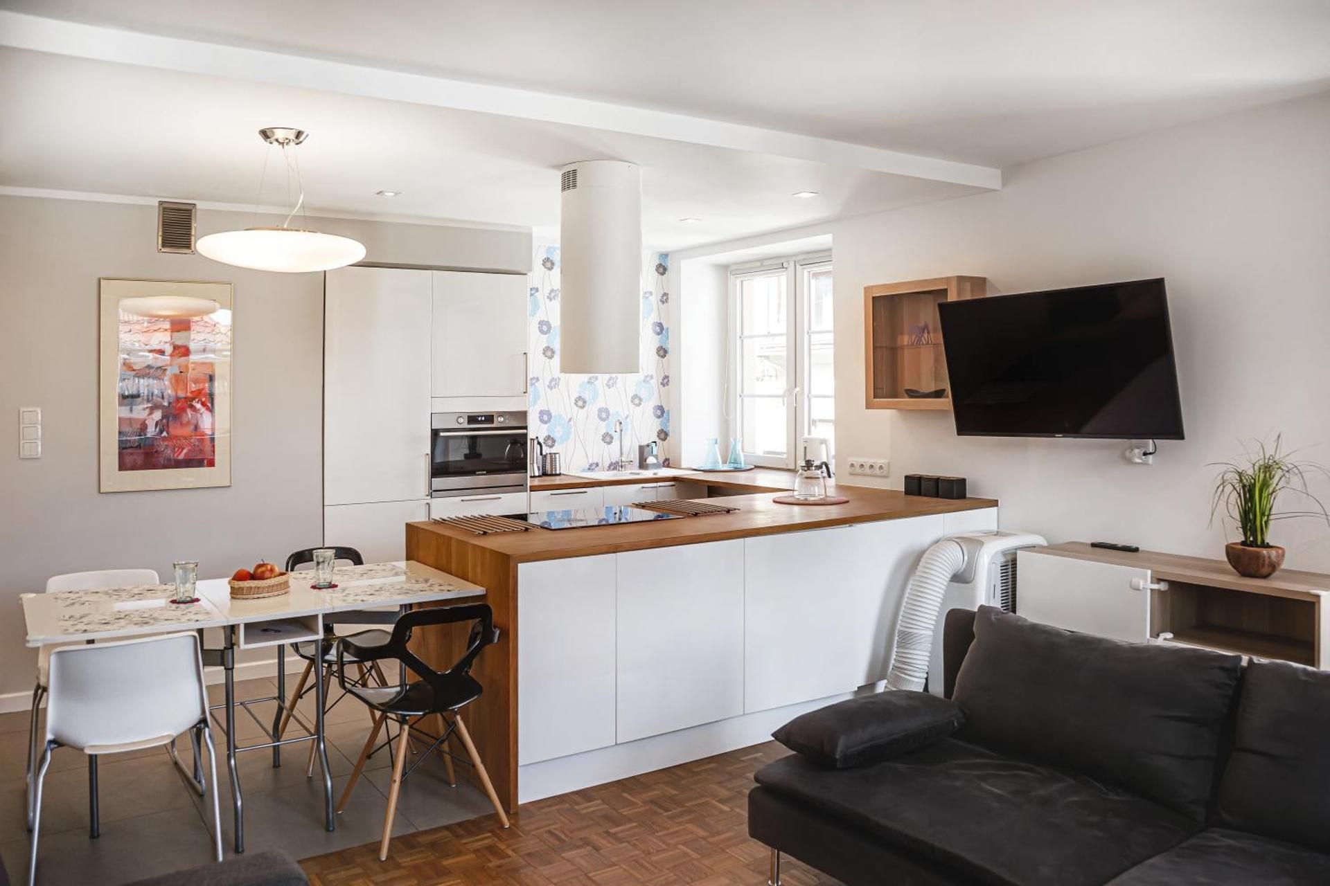 Superior One-Bedroom Apartment with Balcony