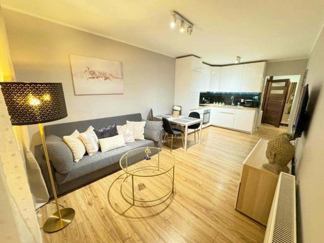 One-Bedroom Apartment with Balcony