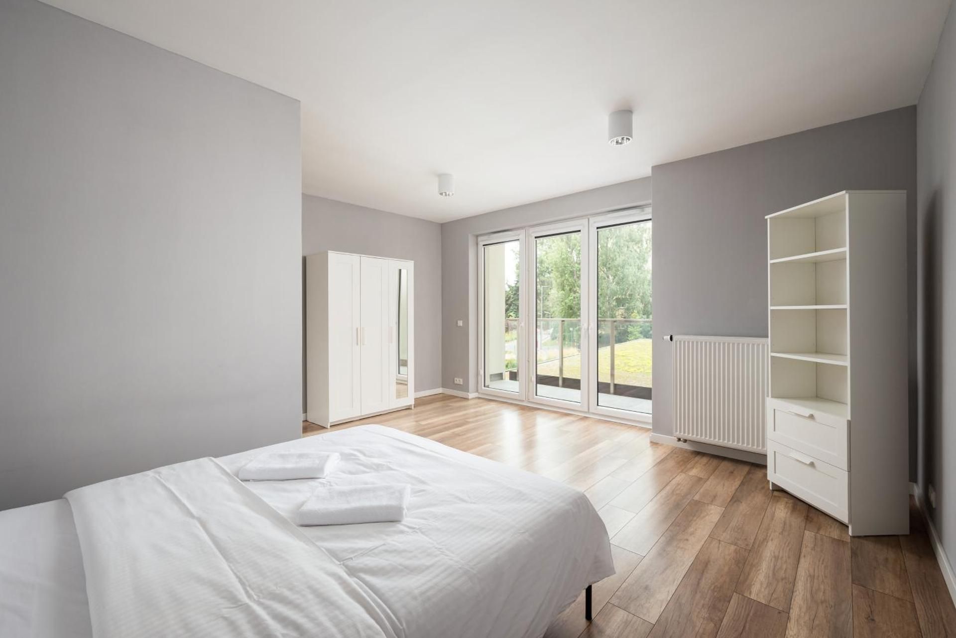 One-Bedroom Apartment with Balcony