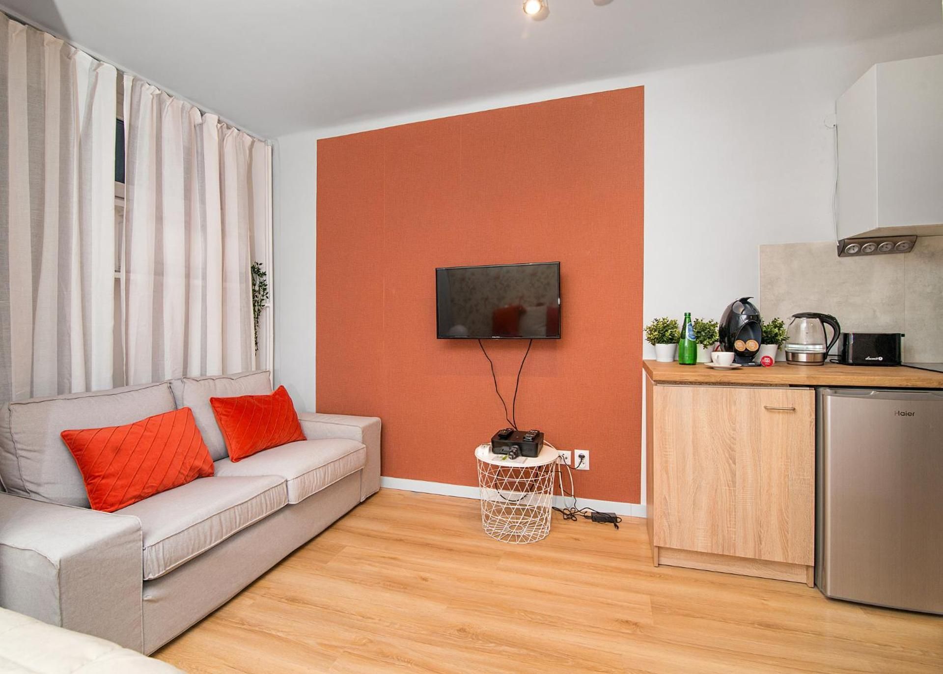One-Bedroom Apartment