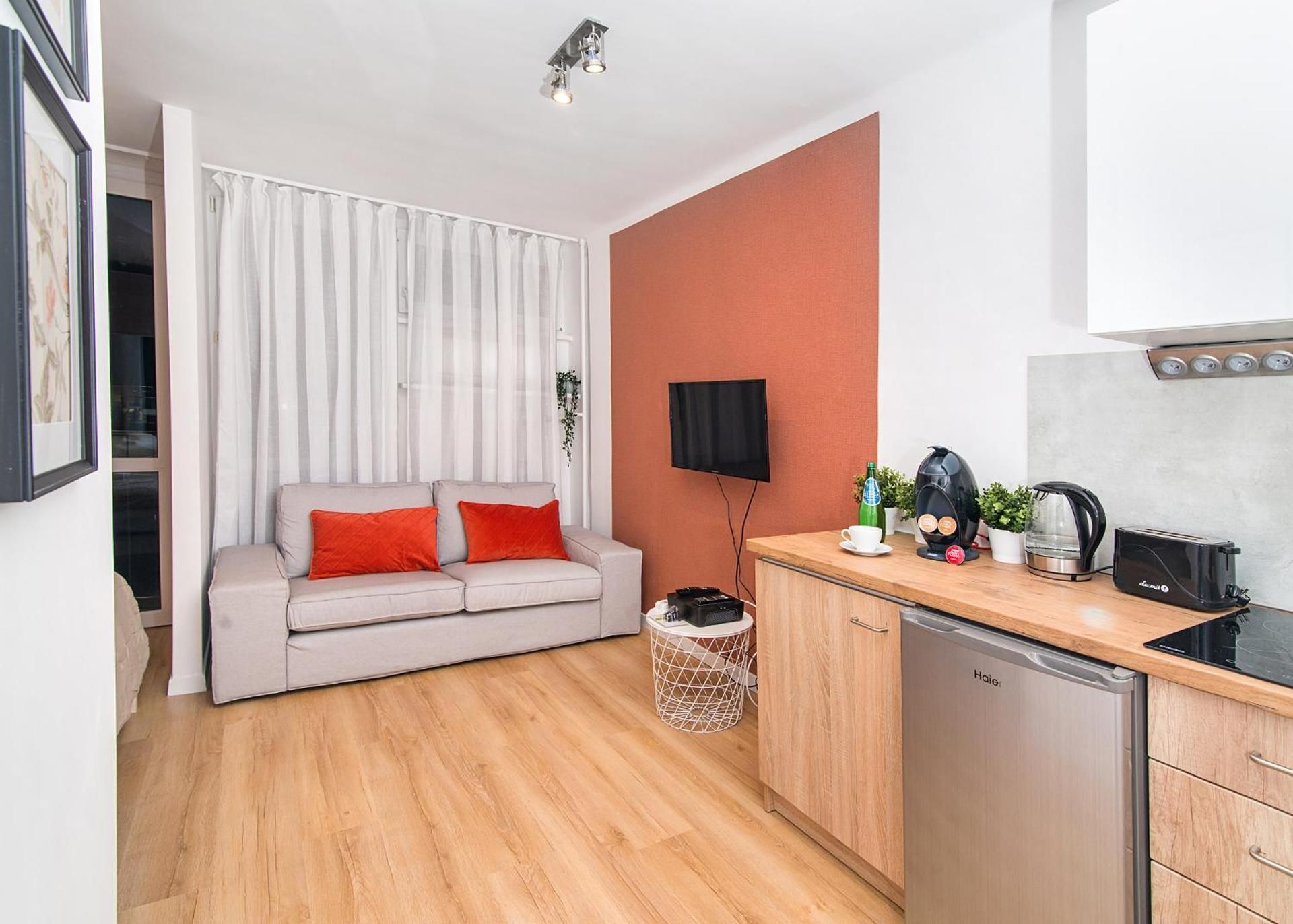 One-Bedroom Apartment