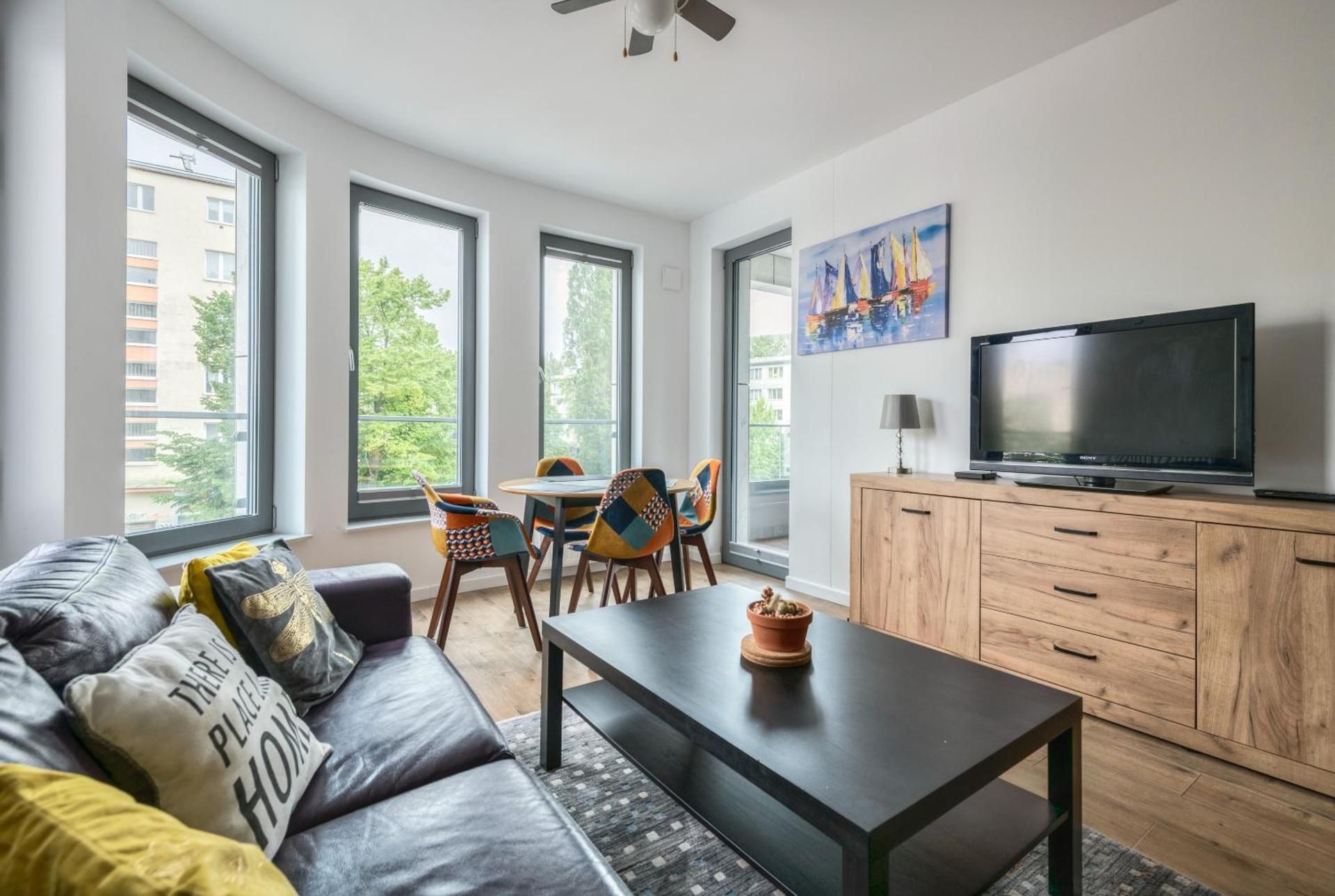 One-Bedroom Apartment with Balcony