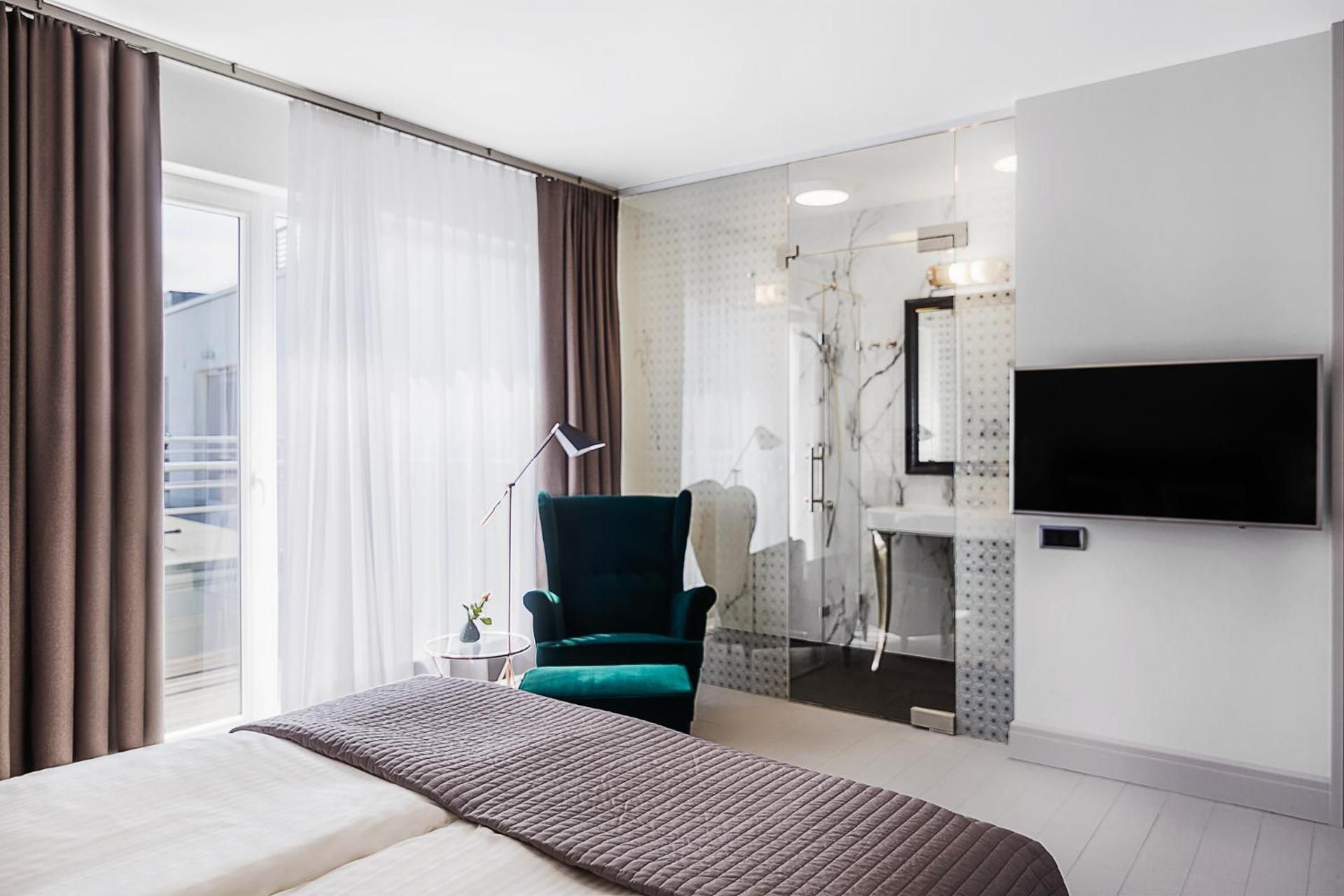 Deluxe Double Room with Balcony (I)