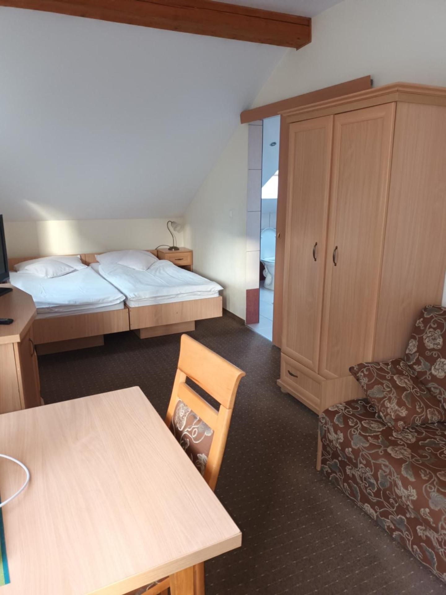 Basic Triple Room