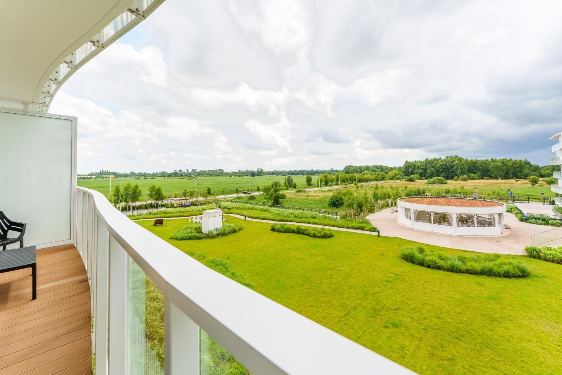 Deluxe One-Bedroom Apartment with Garden View