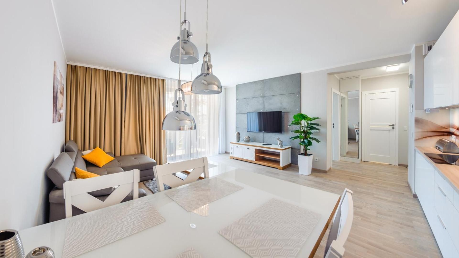 One-Bedroom Apartment 1 Orla Białego Street