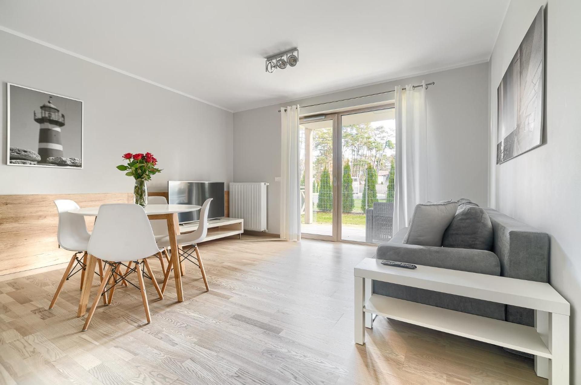 One-Bedroom Apartment 8/2