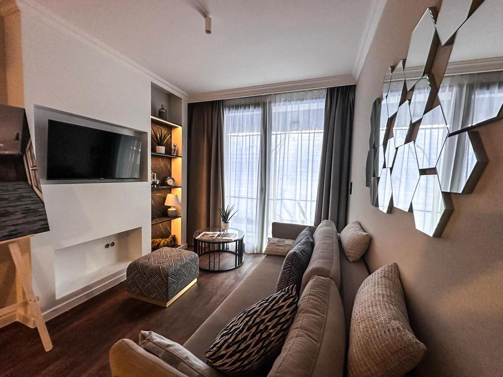 One-Bedroom Apartment with Terrace