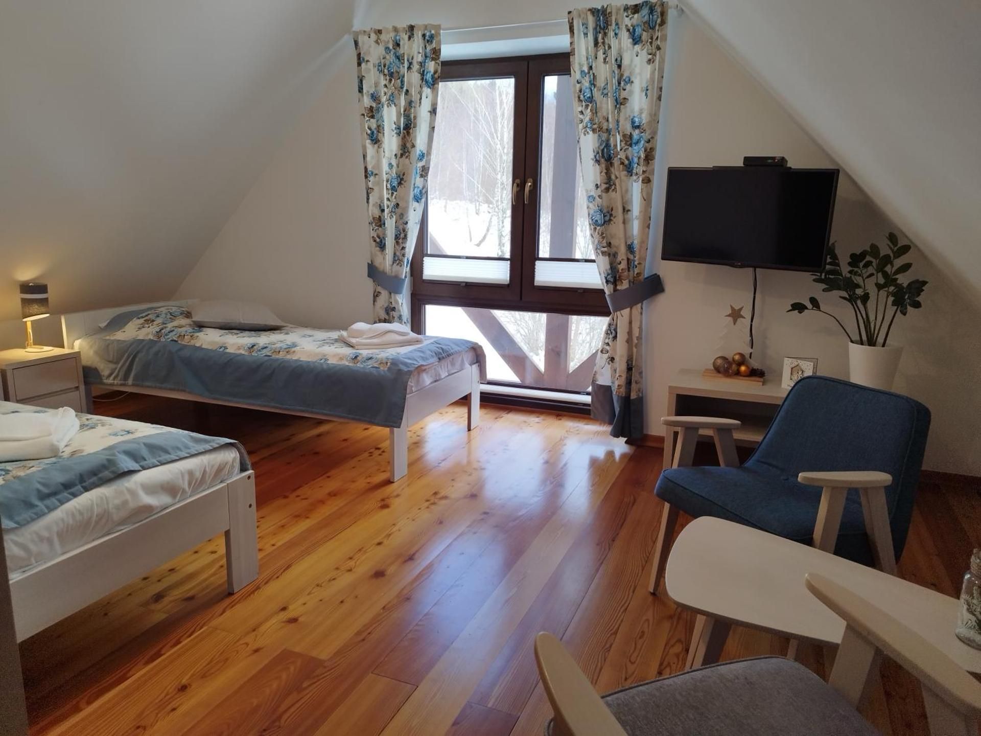 Twin Room with Mountain View