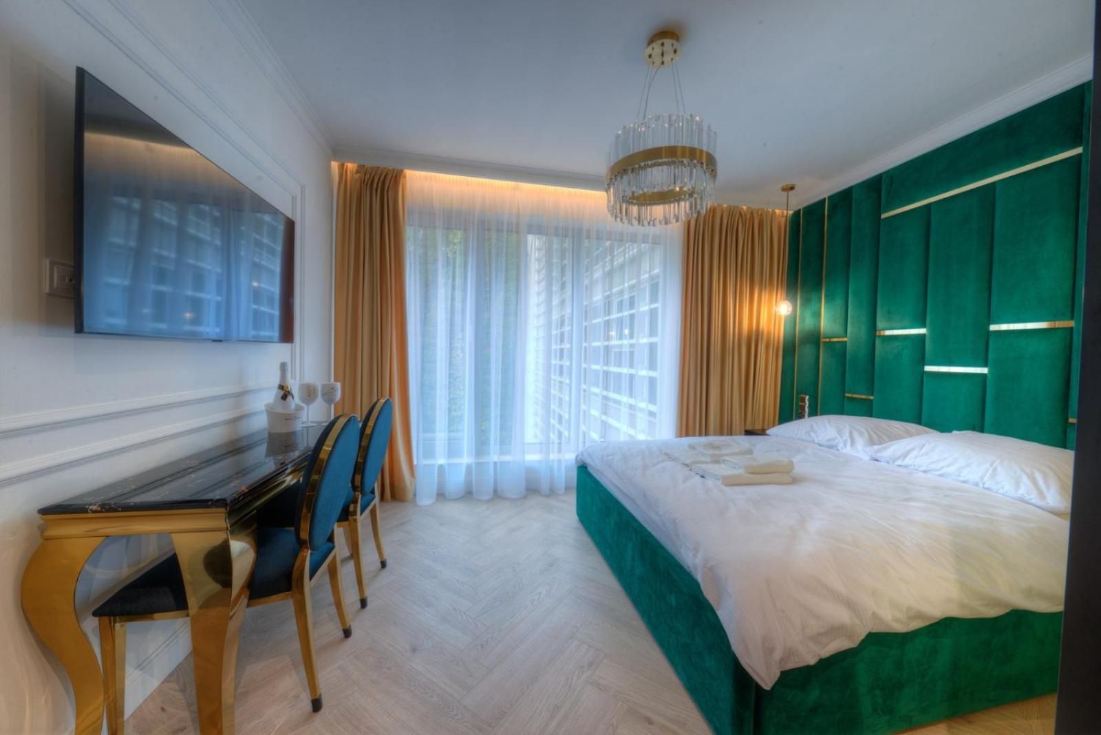 Deluxe Double Room with Shower