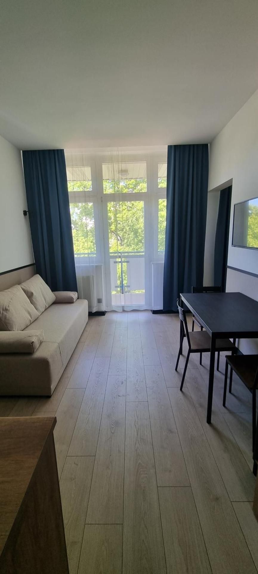 One-Bedroom Apartment with Balcony