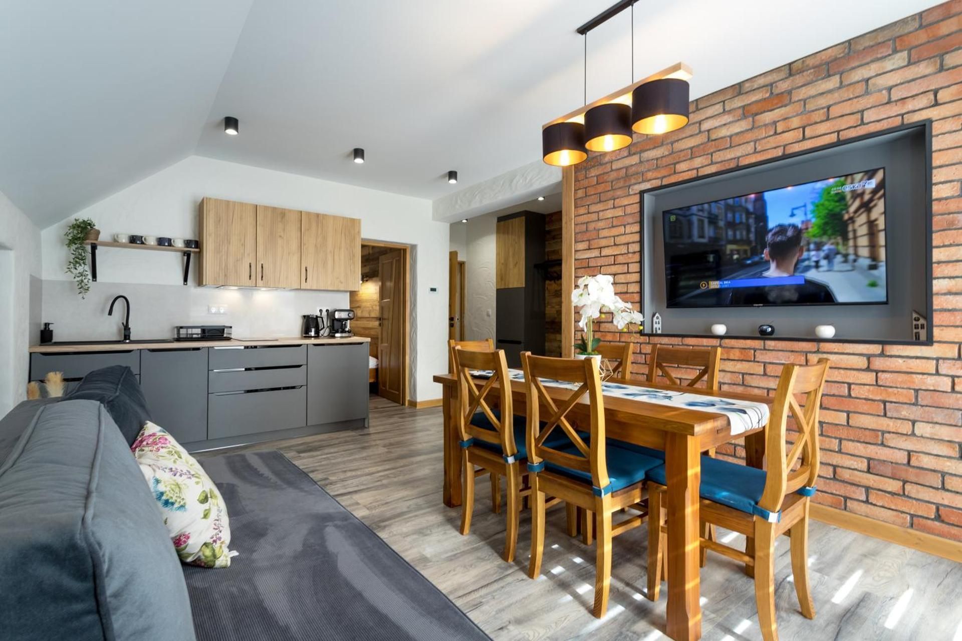 Suite with Mountain View