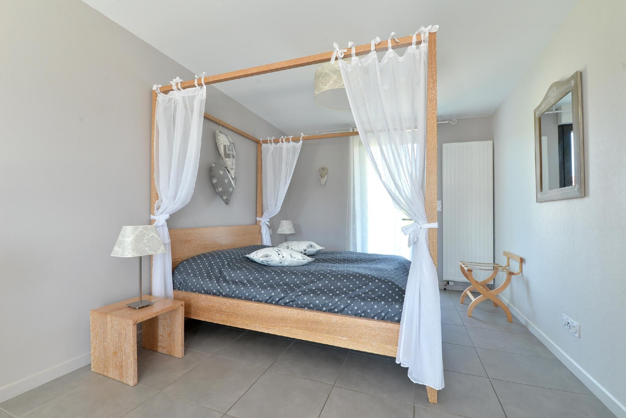 Suzel-Suite-Suite-Douche-Vue sur le vignoble