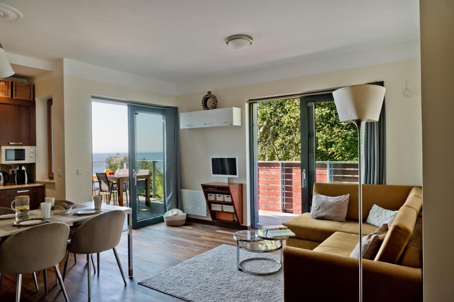 One-Bedroom Apartment with Bay View