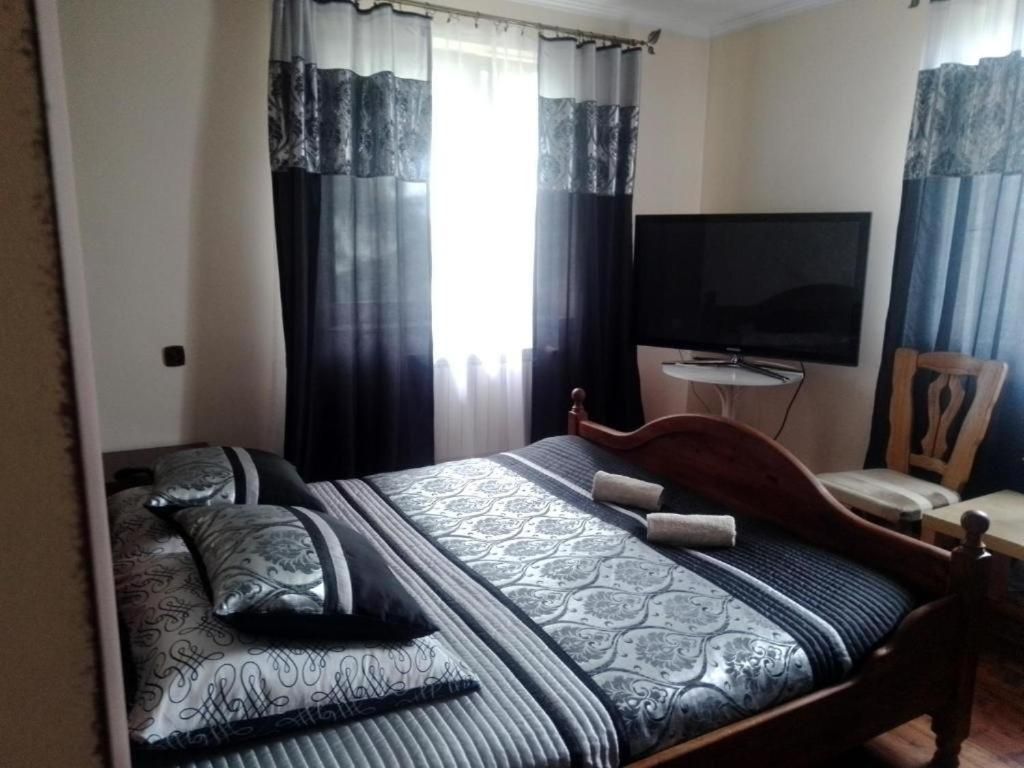 Two-Bedroom Deluxe Apartment with Balcony