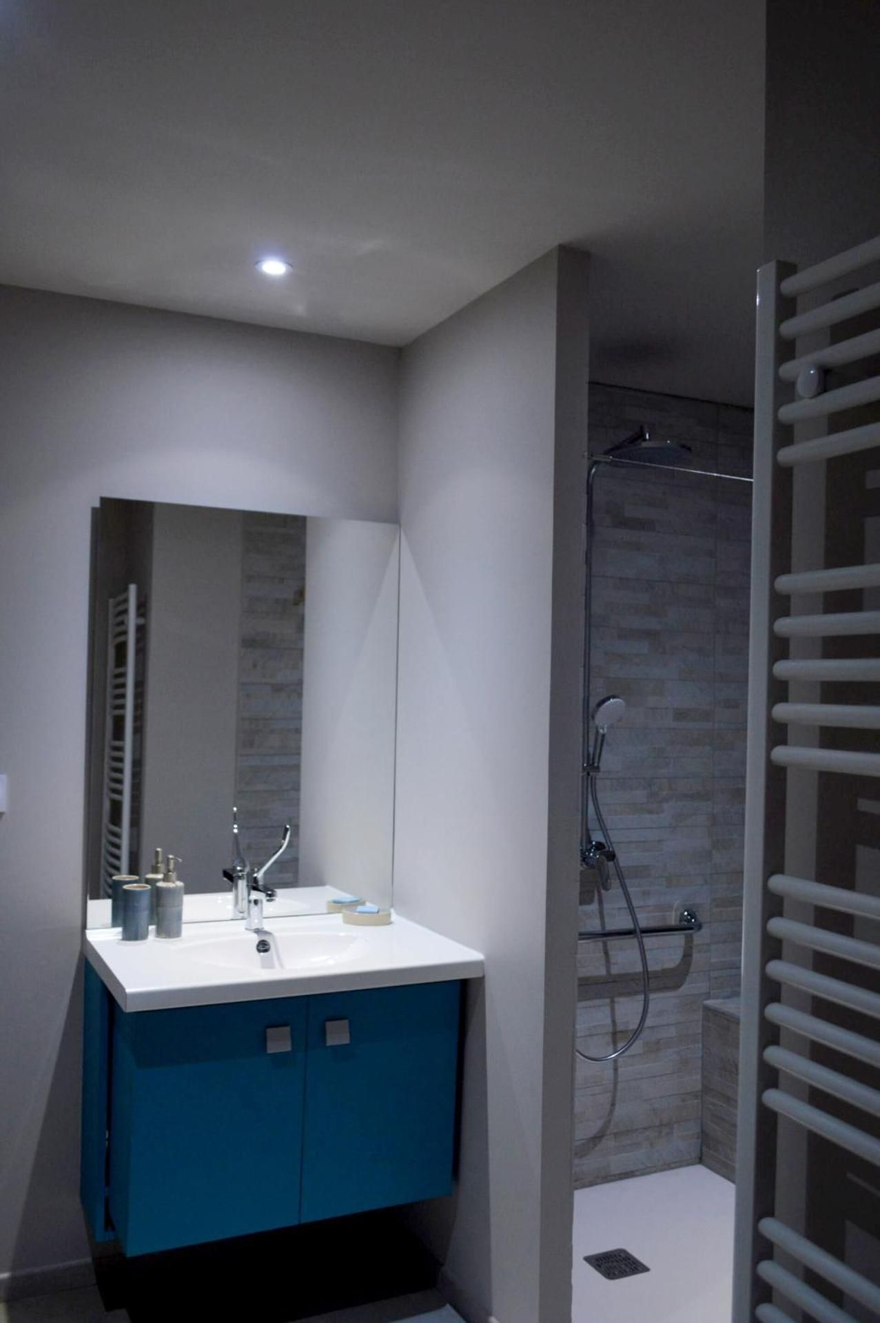 Deluxe One-Bedroom Apartment with Garden View