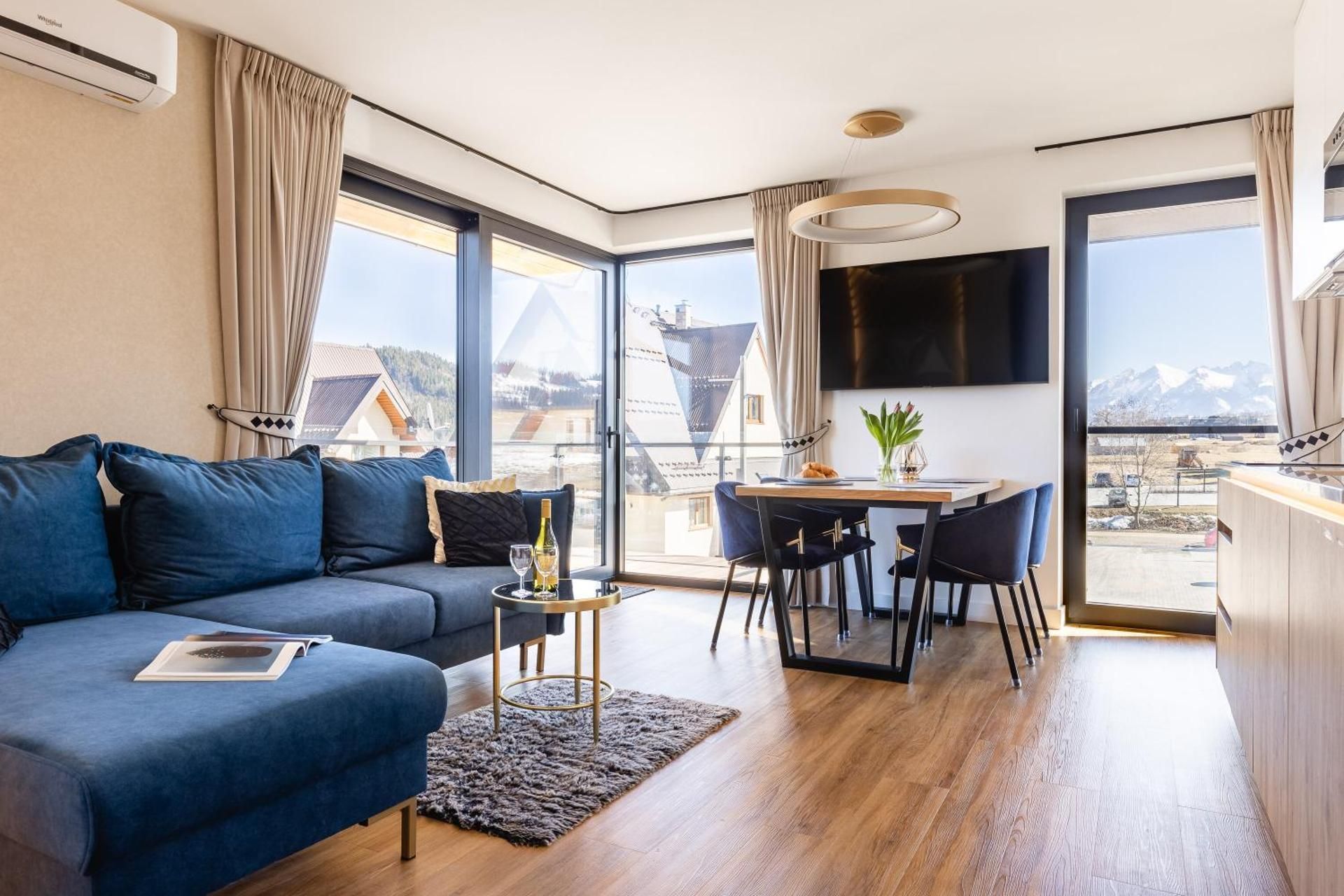 Deluxe Apartment