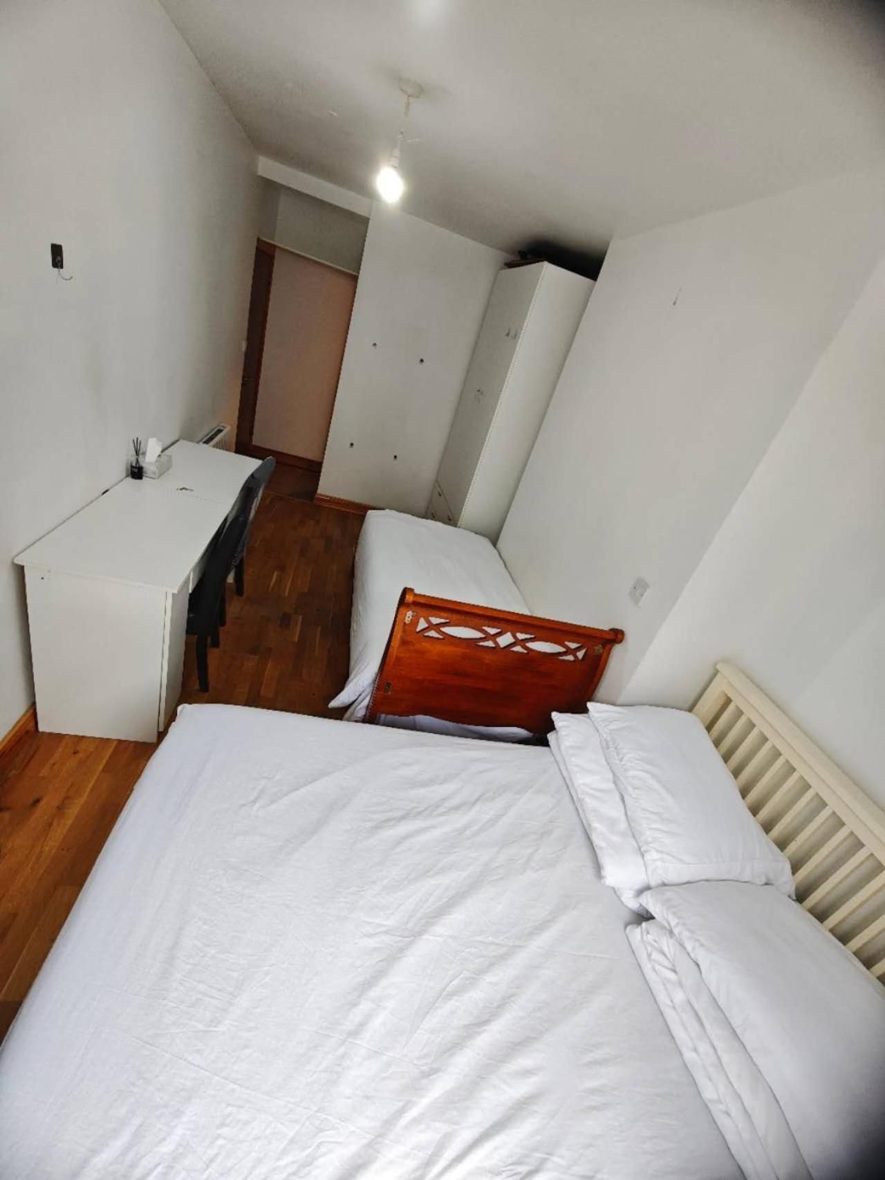 Twin Room with Bath