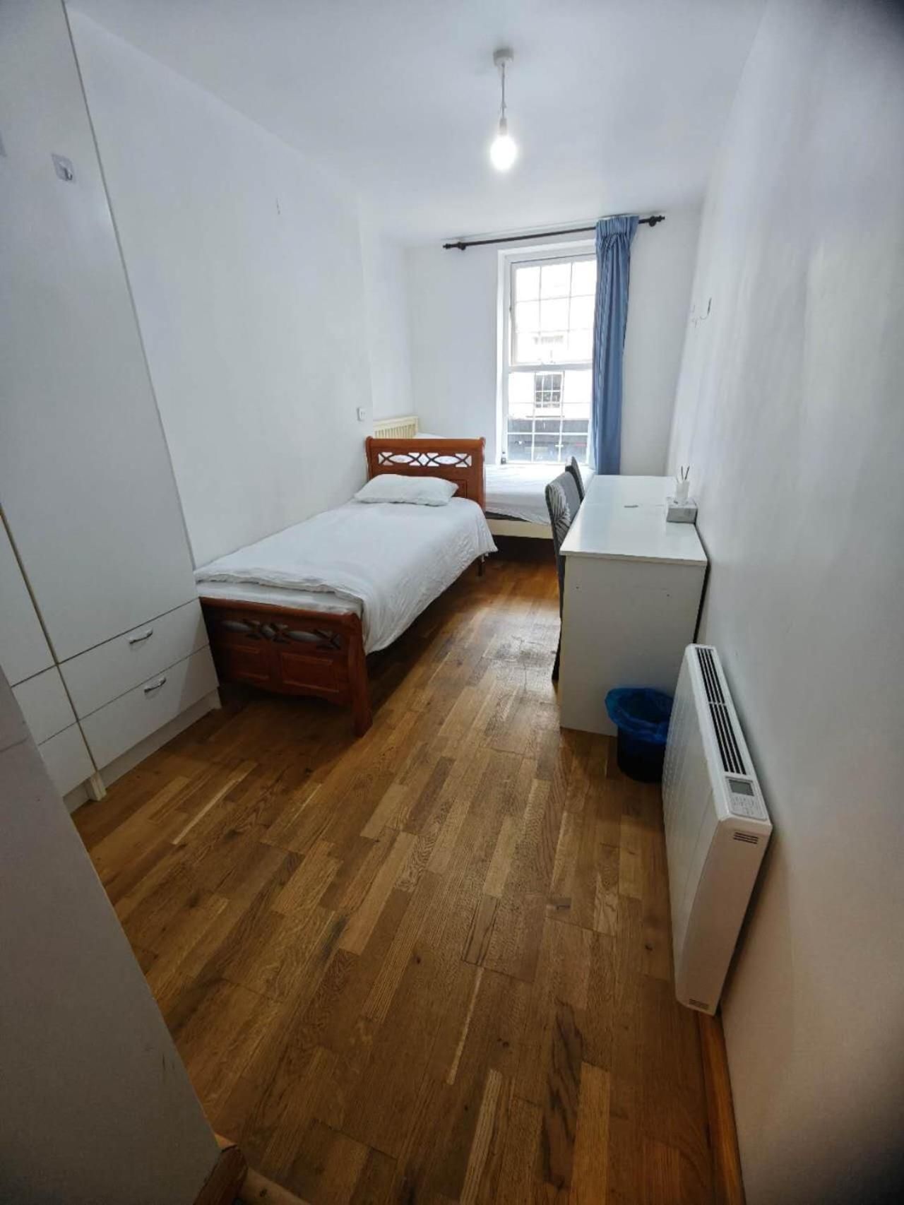 Twin Room with Bath