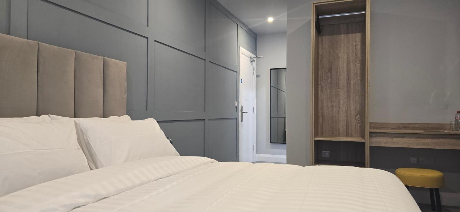Deluxe King Room