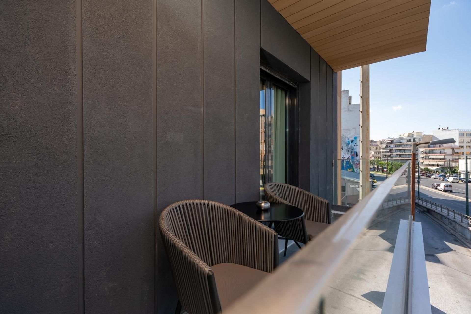 Two-Bedroom Deluxe Apartment with Balcony
