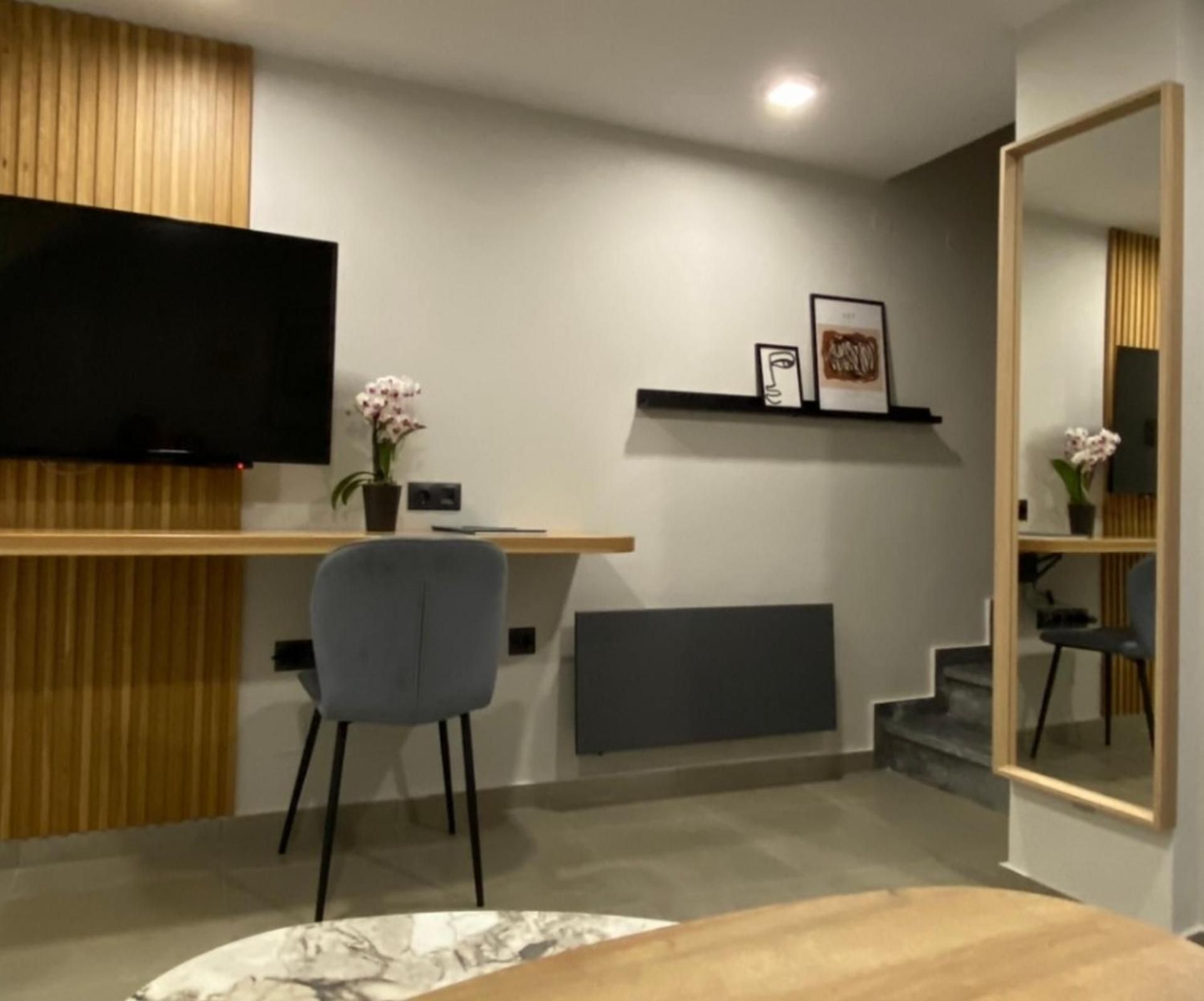 Apartment - Split Level