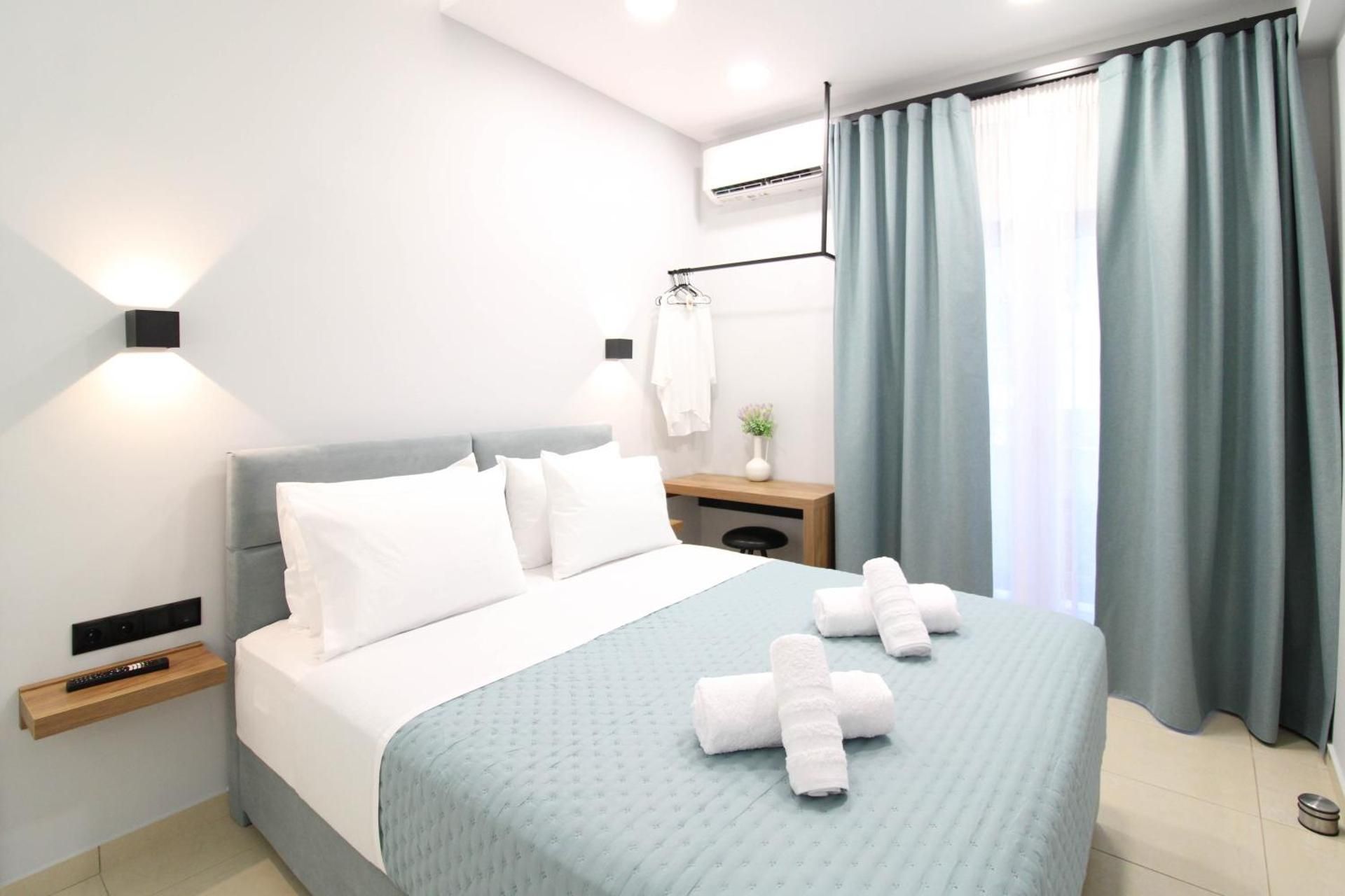 Two-Bedroom Deluxe Apartment with Balcony