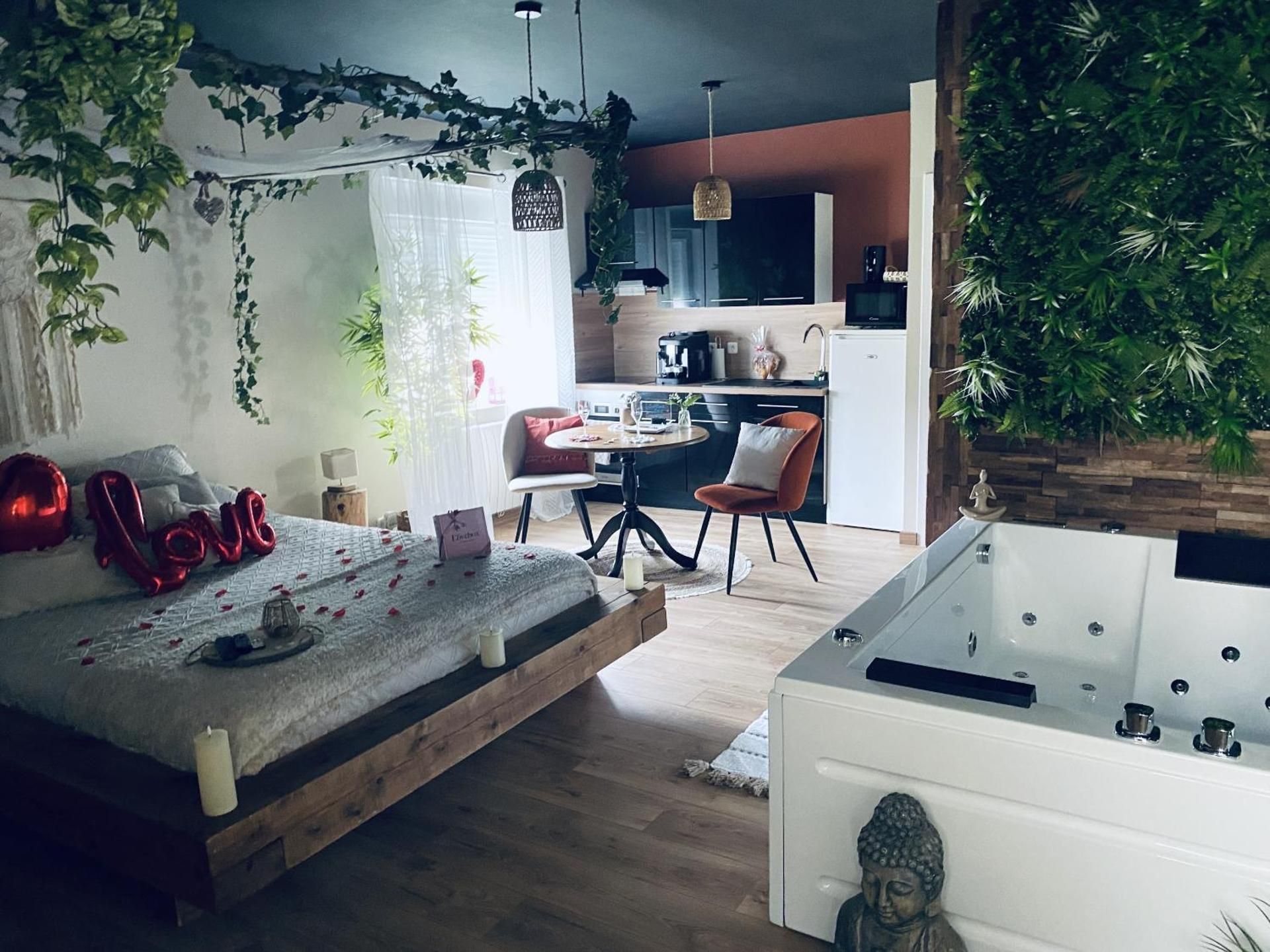 Suite with Garden View