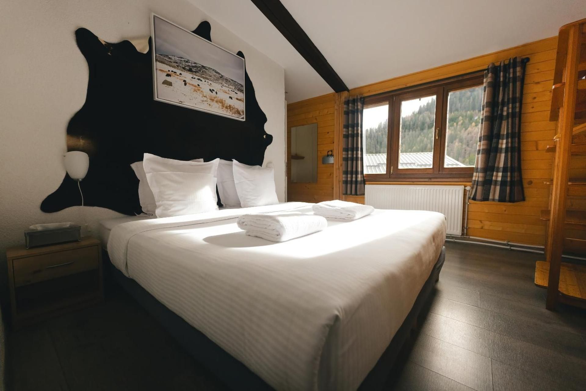 Standard Twin Room with Mountain View