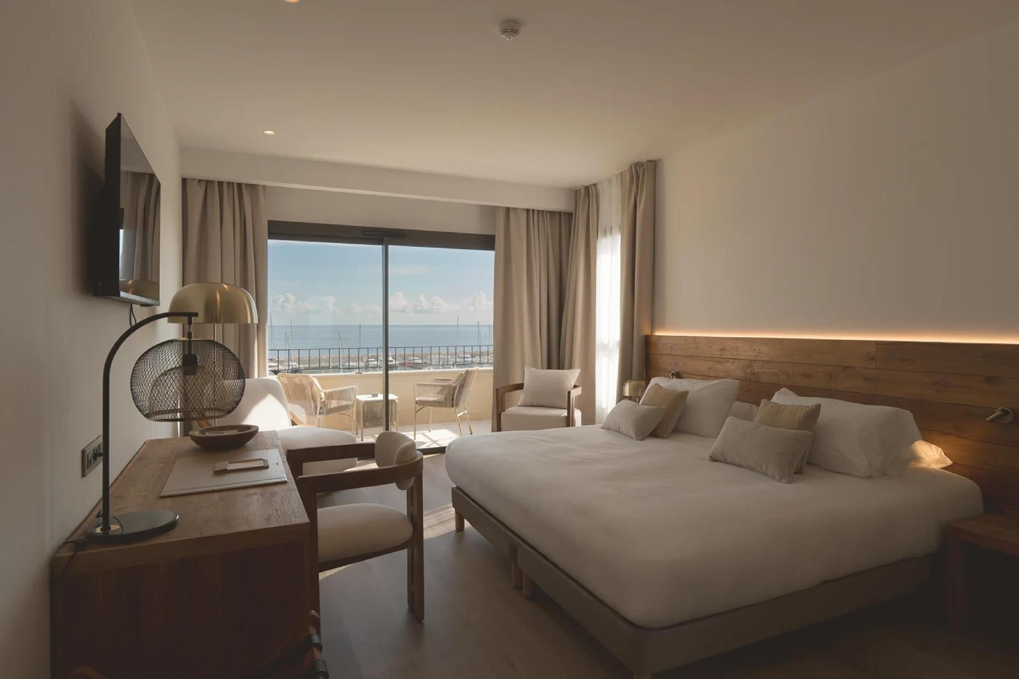 2 KING BEDS,Non Smoking,Family room,Balcony,Sea view,Communicating Room,Twin Beds on Request
