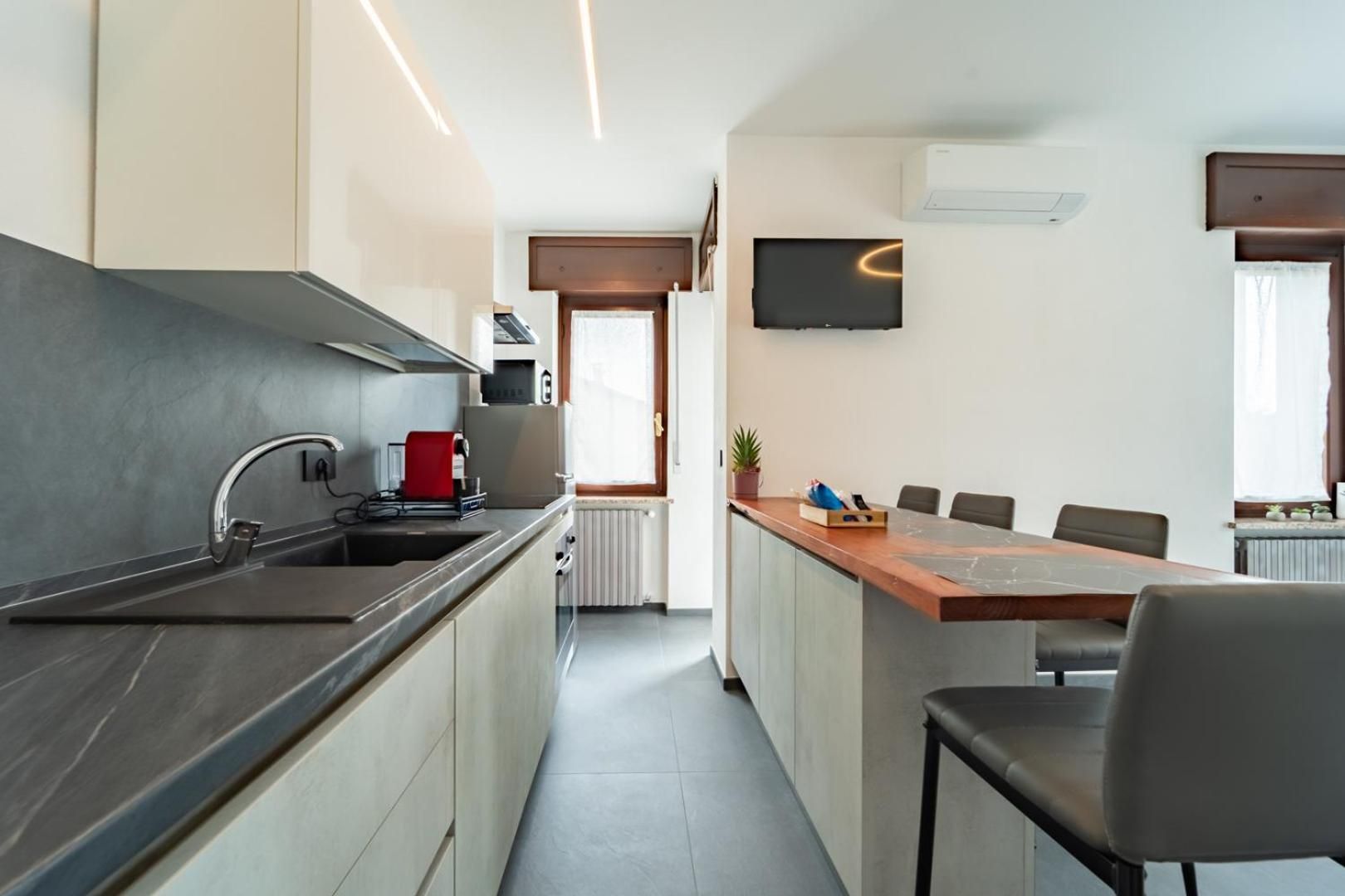 One-Bedroom Apartment with Balcony