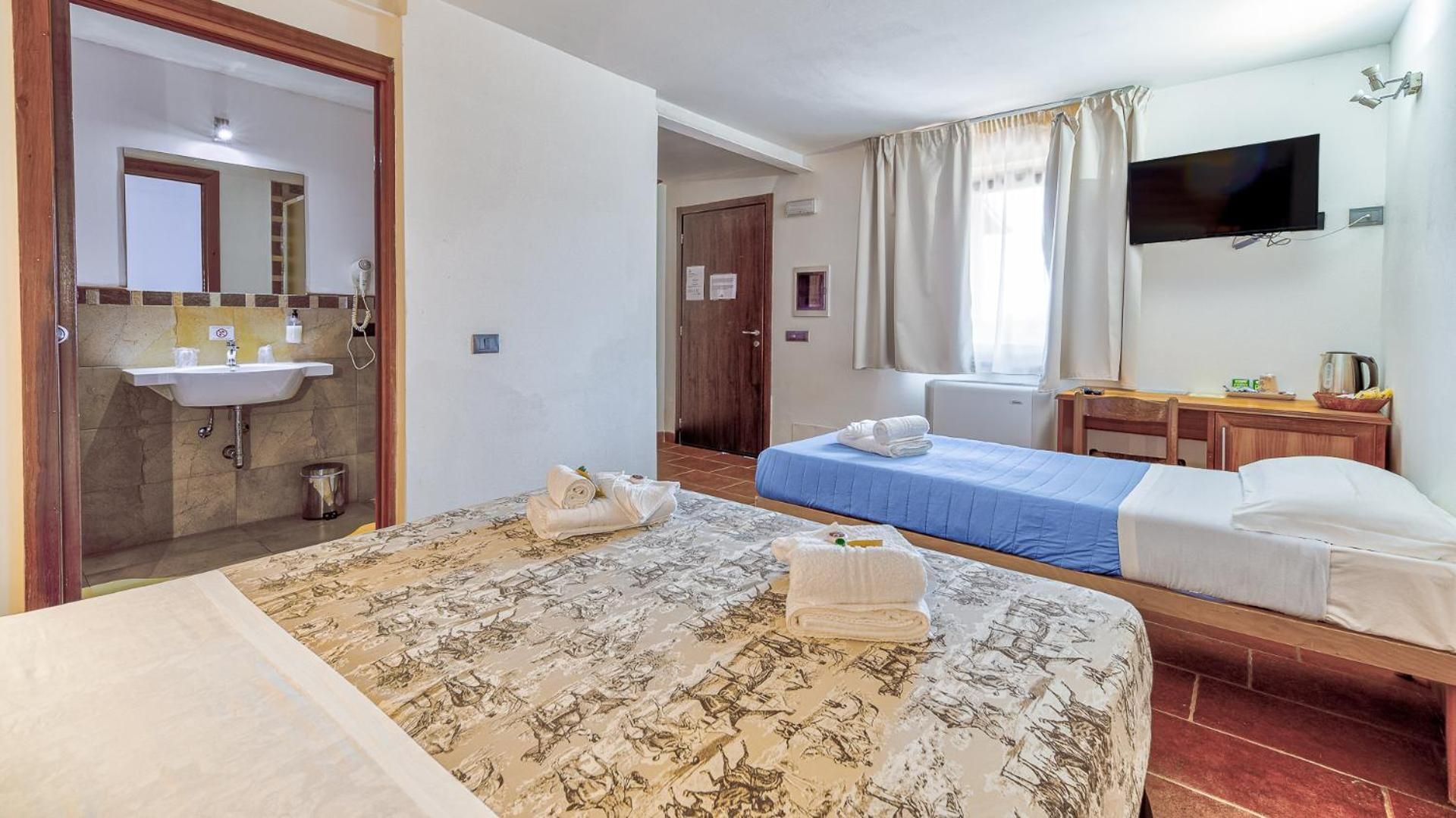 Triple Room