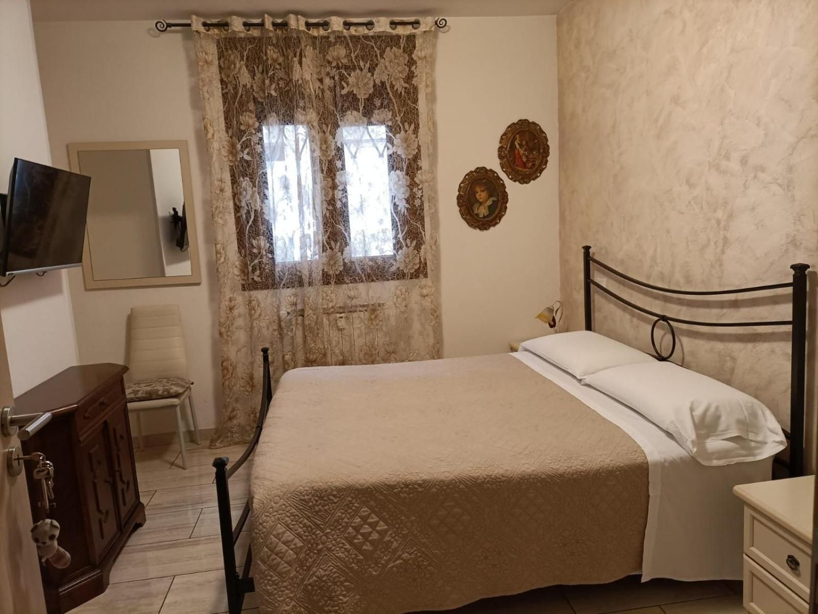 Double Room with Private Bathroom