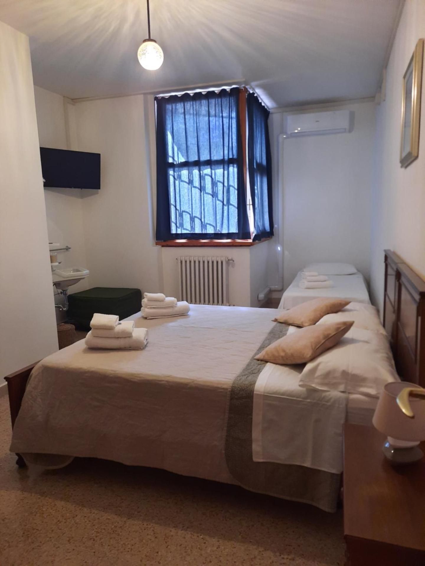 Triple Room with Private Bathroom
