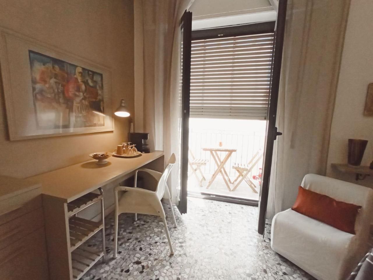 Camera King con terrazzo e bagno private esterno 