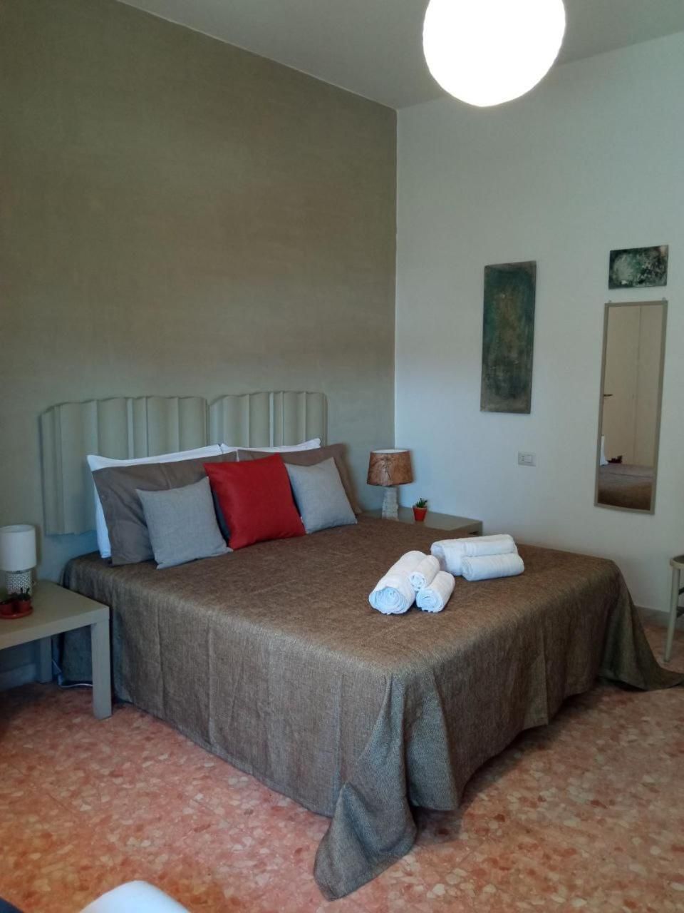 Standard Double Room with Shared Bathroom