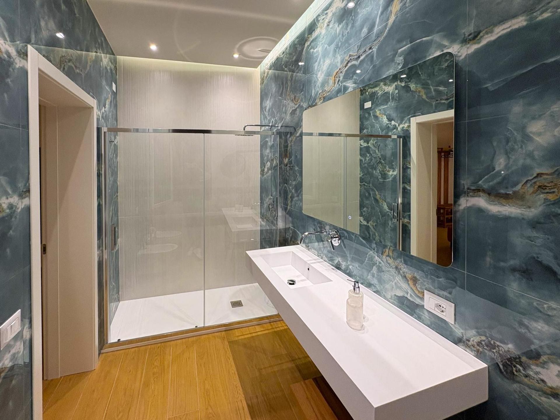 Attico Deluxe Room (2 Adults + 1 Child) 3