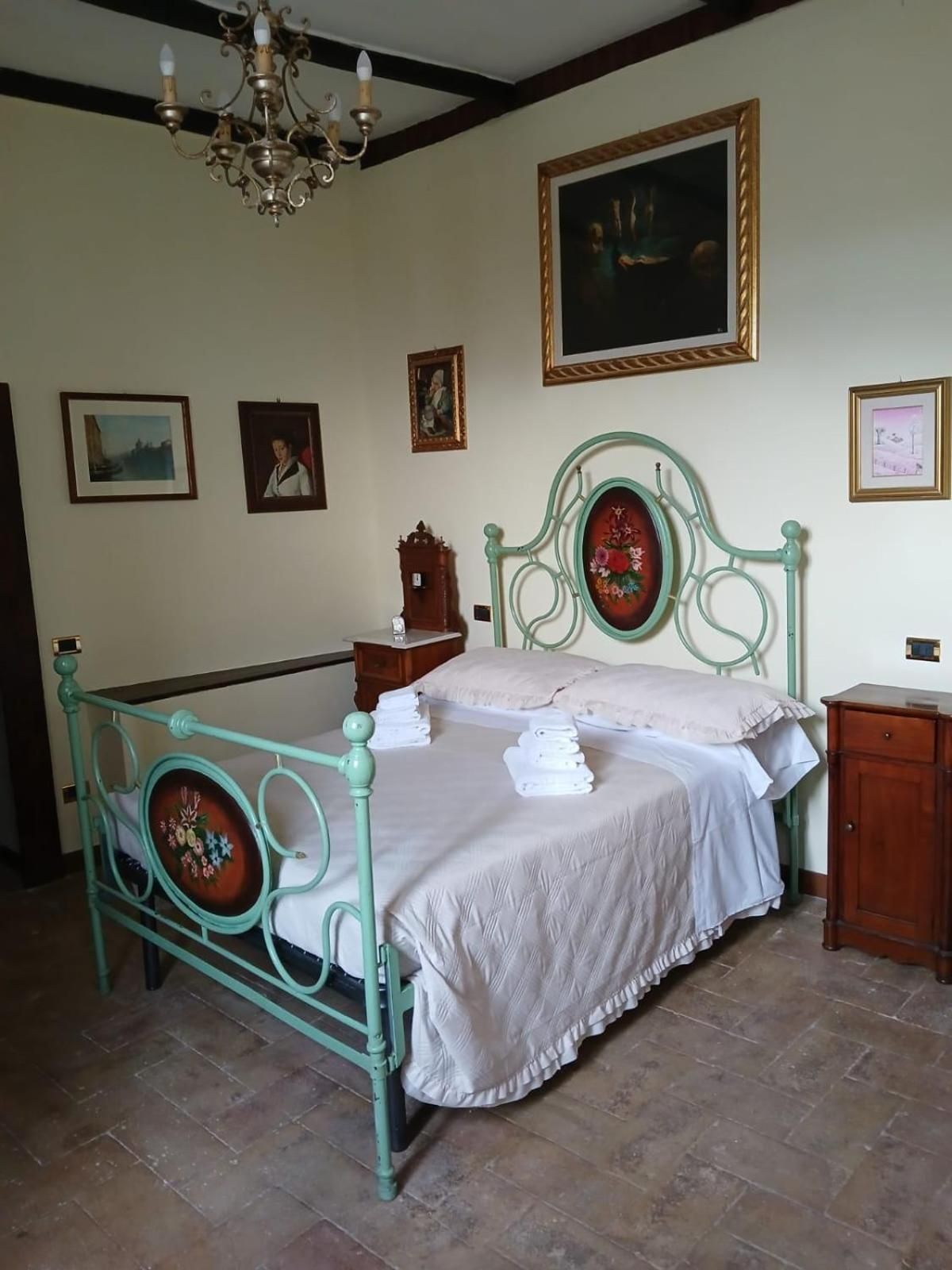 One-Bedroom Standard Apartment