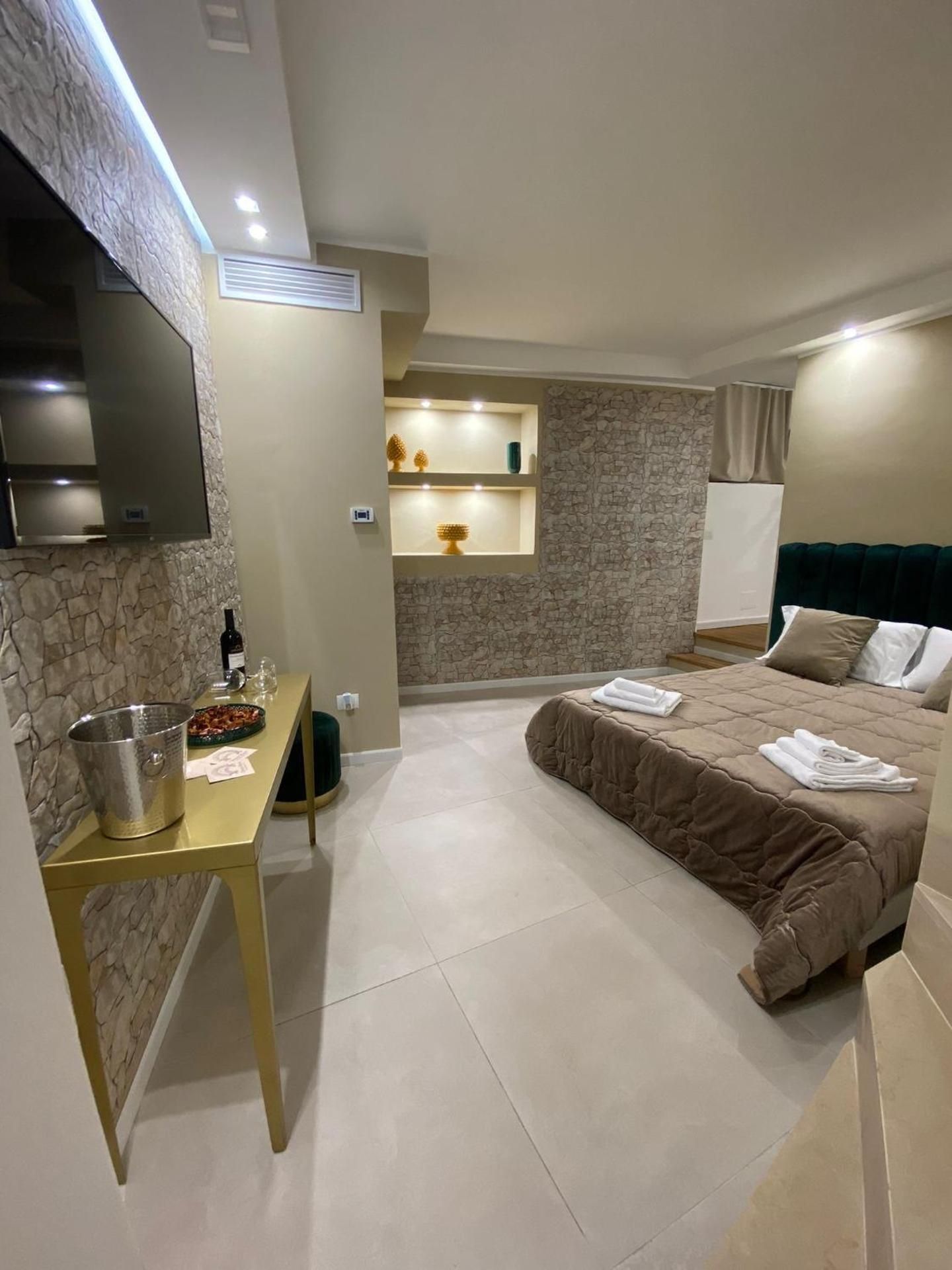 King Room with Spa Bath