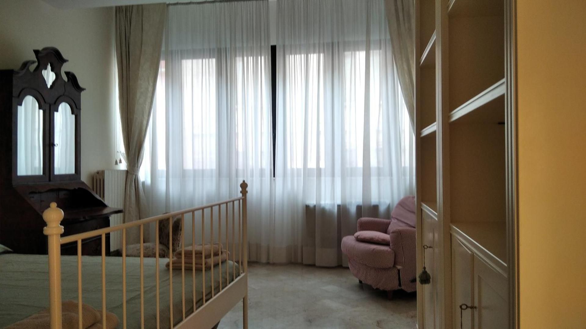 Piccinni house Double Room with Shared Bathroom 2