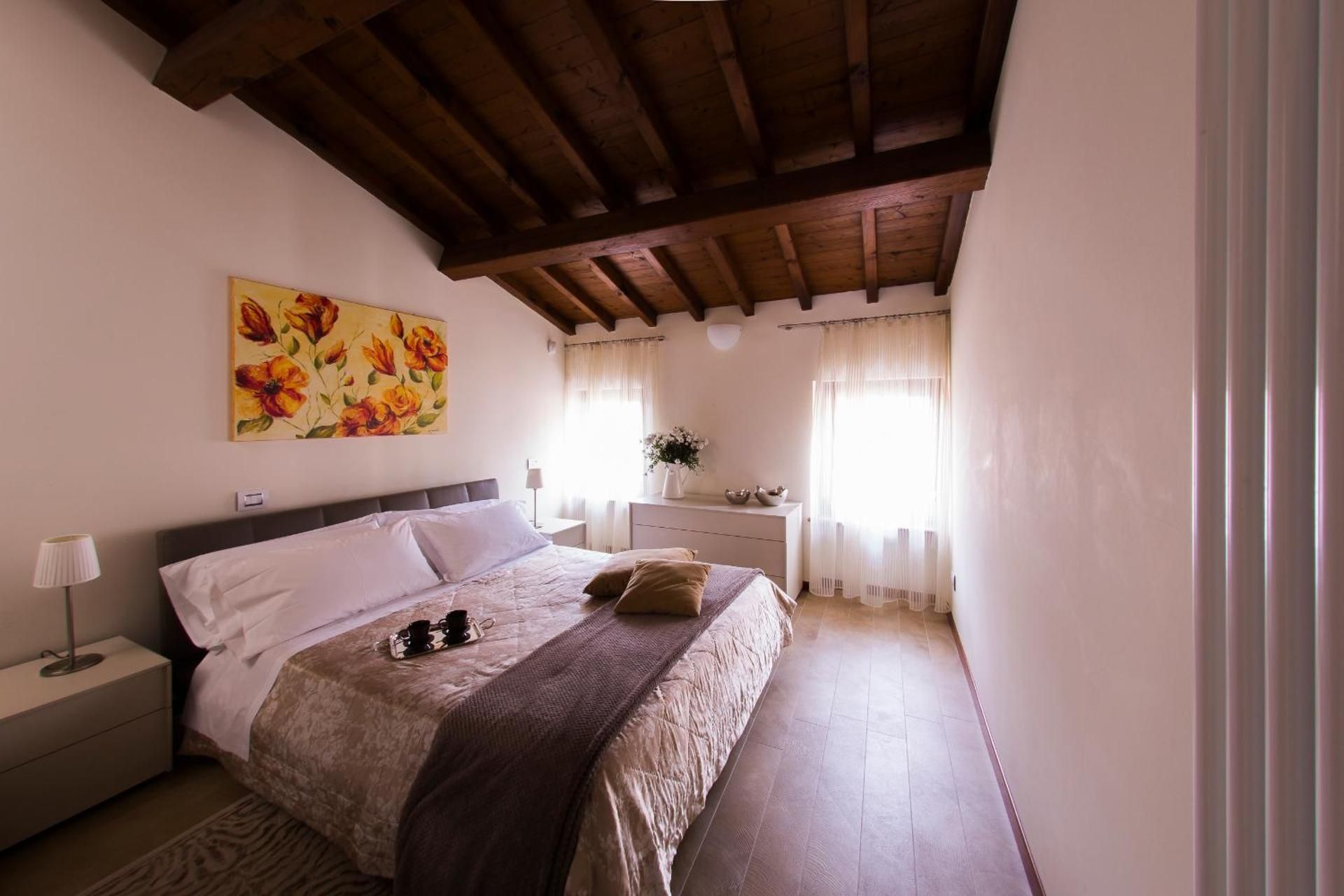 Two-Bedroom Apartment with Terrace - Split Level