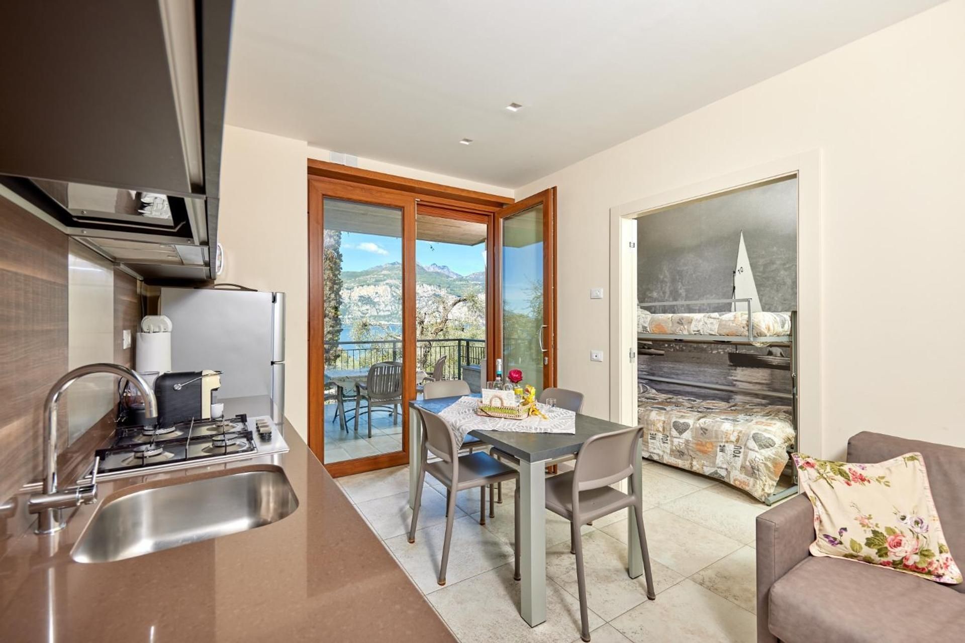 Apartment with Lake View